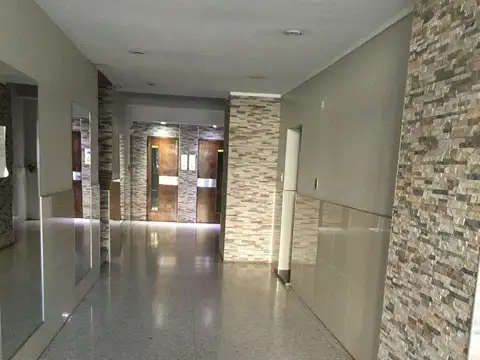 Luminoso depto de un dormitorio cercano a Pza Yrigoyen, Moreno y Malvinas