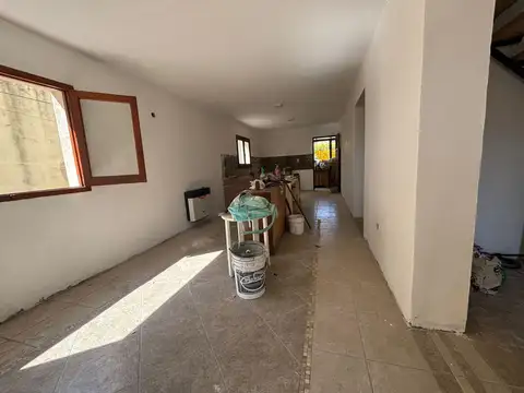 VENTA. CASA DE 3 DORMITORIOS. CENTRO. FUNES.