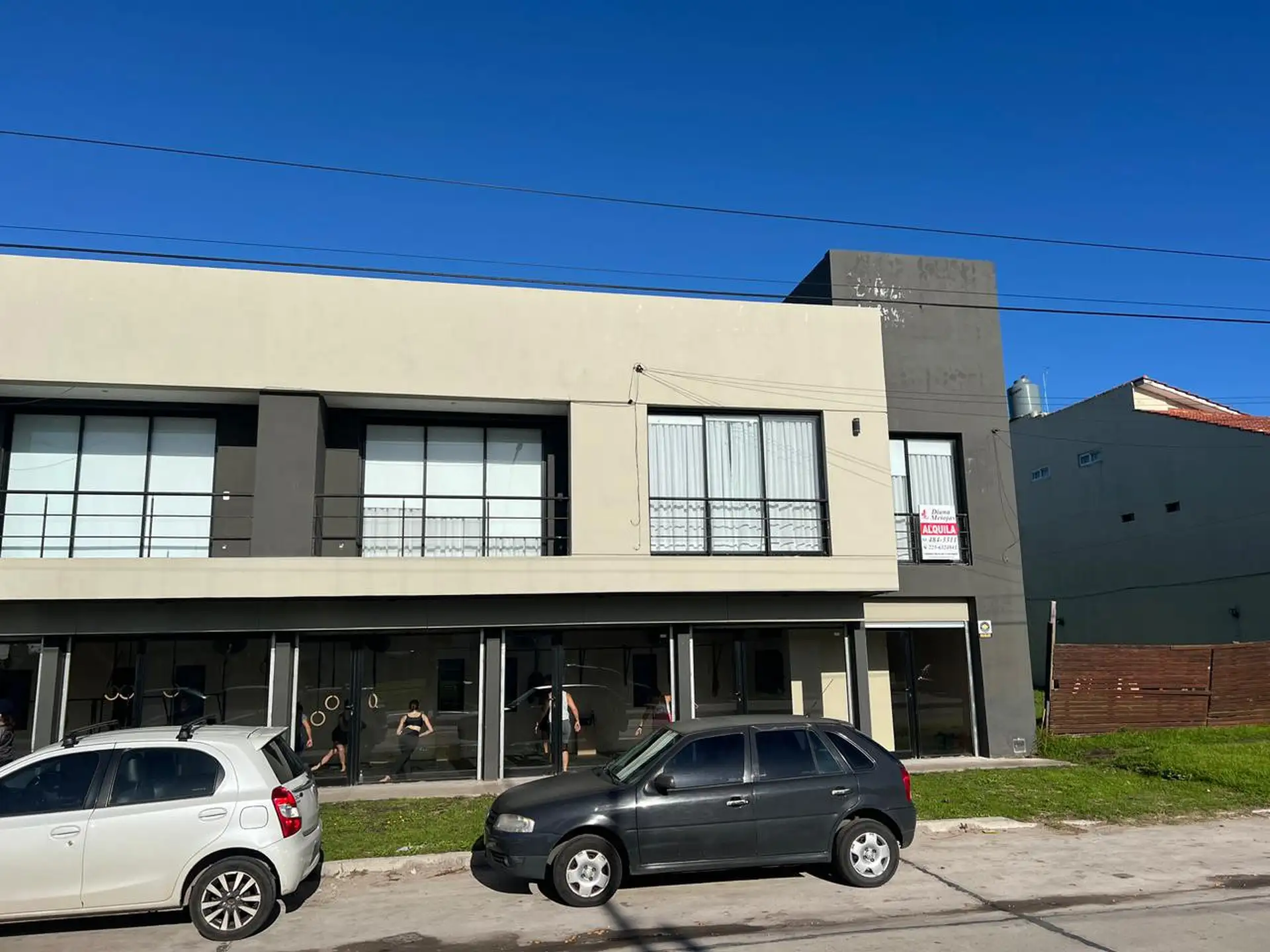 Depto 1 amb, primer piso por escalera — Punta Mogotes