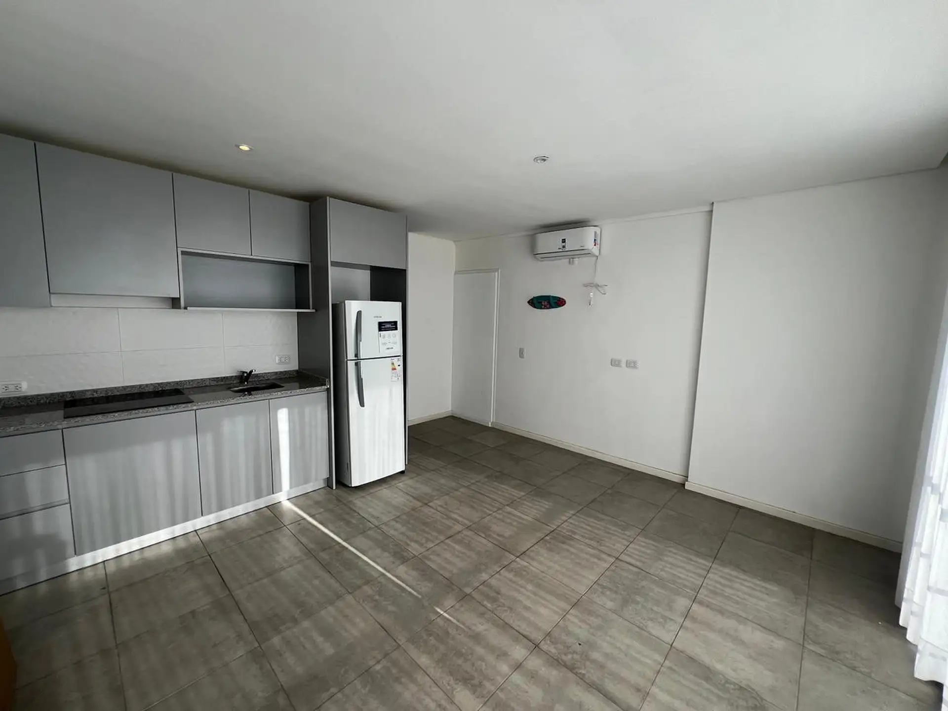 Depto 1 amb, primer piso por escalera — Punta Mogotes