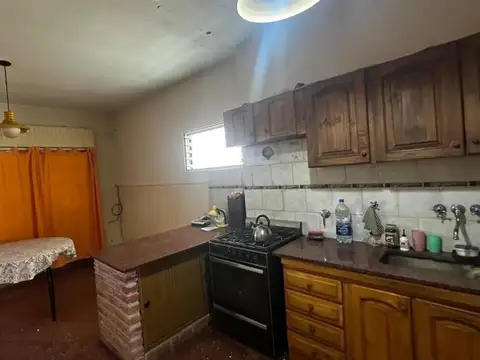 Casa en Venta en Castelar, USD 140.000