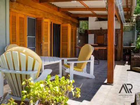 Casa en Venta con 2 cocheras