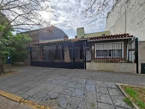 Intendente Becco 2300, Piso 0