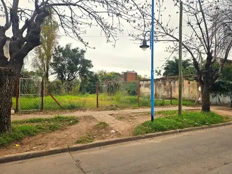 Lote baldío en el centro de Escobar   -   ID 3837