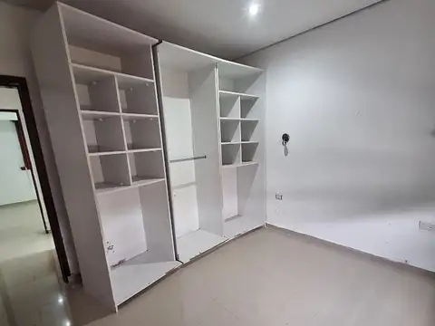 Depto Tipo Casa en Venta con 2 cocheras