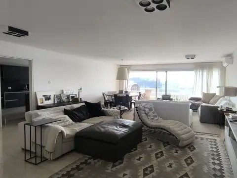 Departamento en Venta con 2 cocheras