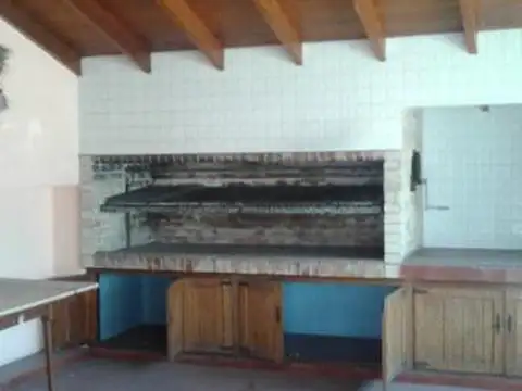 Galpon en Venta en Valentin Alsina, USD 170.000