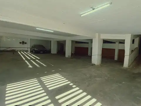 Excelente Cochera Cubierta a 150 metros del mar!