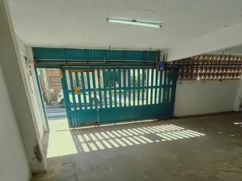 Excelente Cochera Cubierta a 150 metros del mar!