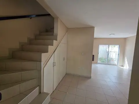 Depto Tipo Casa en Venta de 4 ambientes
