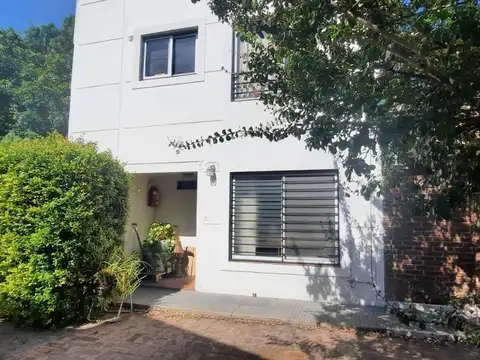 Gobernador Castro 2800