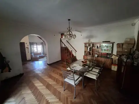Casa 5 ambientes con 3 baños