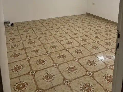 MONTECASTRO. CAMARONES 4800 CASA LOTE PROPIO 3 AMB EN ESQUIN