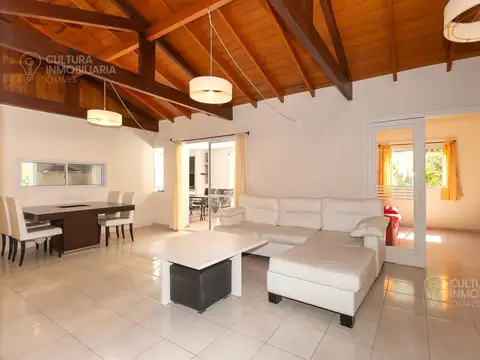 Casa en Venta con 5 cocheras