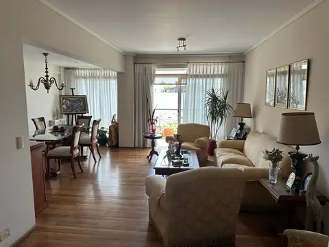 Departamento en Venta de 6 ambientes