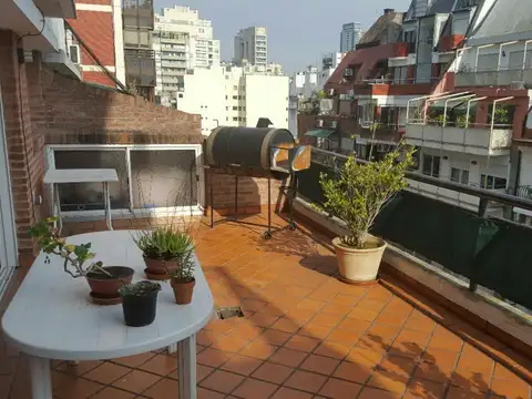 ALQUILER Excelente semipiso con balcón terraza, suite, cocina separada, toilette y cochera fija en Palermo