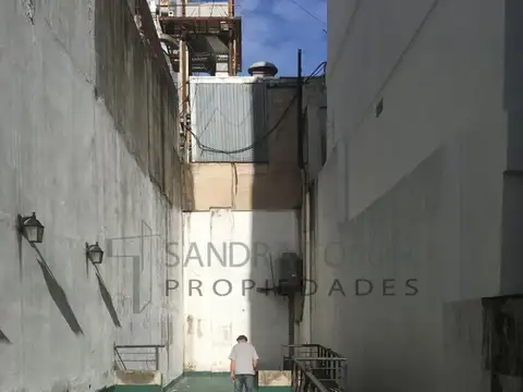 VENTA DE EDIFICIO LOCAL + HOSTEL  A RECICLAR MICROCENTRO