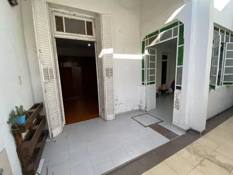 Casa de pasillo en PB tres dormis excelentes condiciones APTA CREDITO