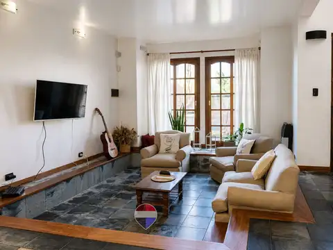 Casa 5 ambientes con 1 baño