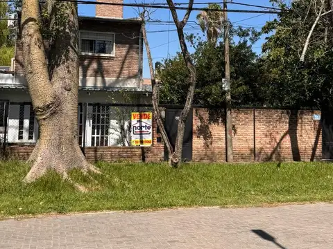 Los Naranjos al 2600