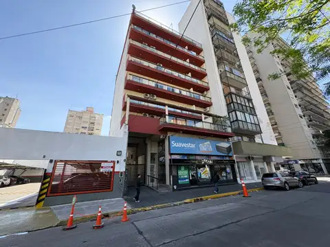 Departamento en Alquiler de 2 Ambientes con cochera en pleno corazón de Quilmes Centro