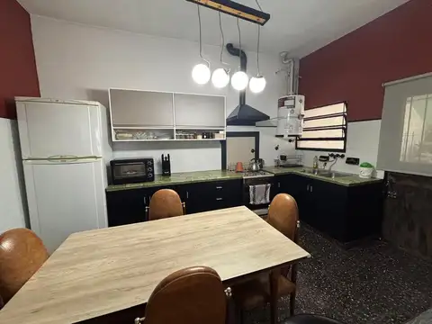 Casa 6 ambientes con 3 baños