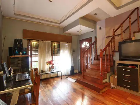 Depto Tipo Casa en Venta con 1 cocheras