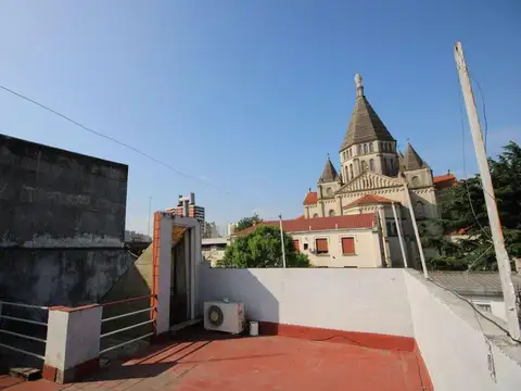 PH tipo casa Parque Chacabuco Cochera Terraza