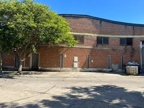 Nave Industrial modelo. Villa Martelli. 1.100 m2 cubiertos en impecable estado
