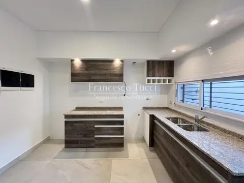Depto Tipo Casa en Venta en Ituzaingó, USD 150.000
