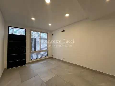 Depto Tipo Casa en Venta con 1 cocheras