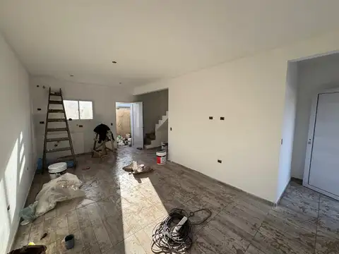 Casa 4 ambientes con 1 baño