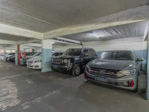 Venta Caballito Sur Cochera Cubierta Montacarga Piso Tres