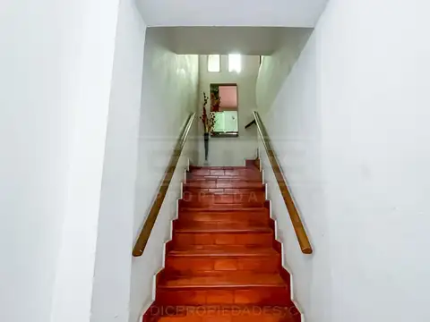 Sarratea al 400 entre Medrano y Antonio Saenz