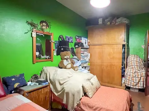 Sarratea al 400 entre Medrano y Antonio Saenz