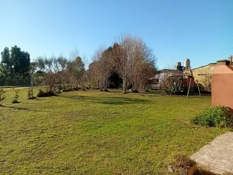 VENTA CASA CON GRAN PARQUE DE 900 MTS2