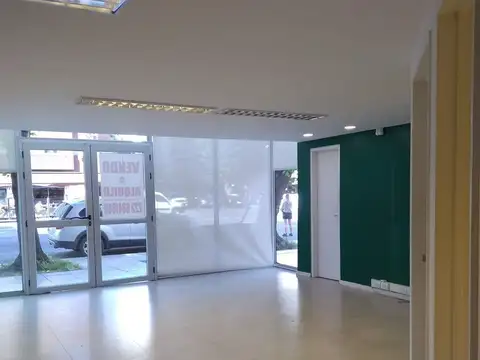 Local en Venta en Plaza Mitre, USD 400.000