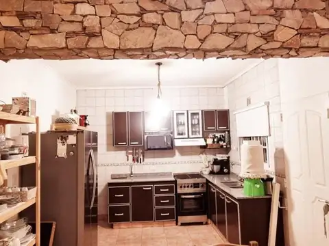 Triplex en excelente estado cercano al acceso oeste.