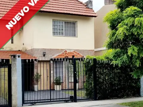 Triplex en excelente estado cercano al acceso oeste.