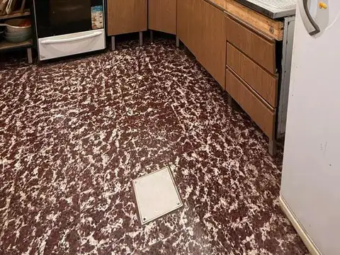Depto Tipo Casa 8 ambientes con 2 baños