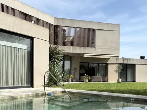 Casa  en Alquiler en Las Golondrinas, Guillermo Enrique Hudson, Berazategui