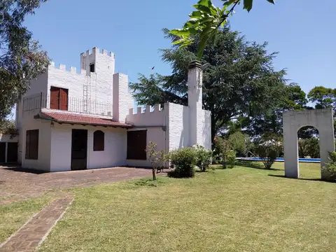 Quinta en Venta con 2 cocheras