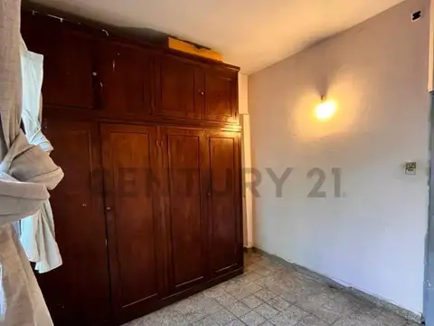 Casa 5 ambientes con 1 baño