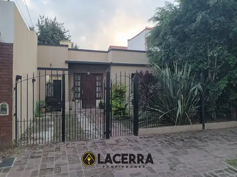 Casa 2 ambientes con 2 baños