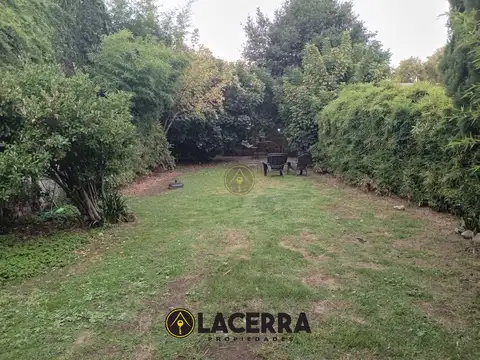 Casa en Alquiler con 1 cochera