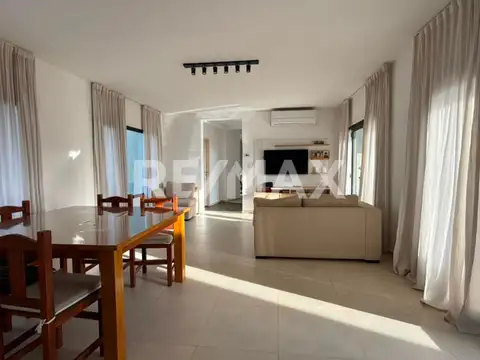 Casa en Venta en Cipolletti, USD 415.000