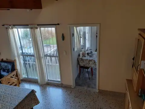 Hermoso Chalet 5 Amb  en Venta