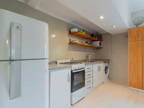 Carlos Croce 1400 , Piso 1