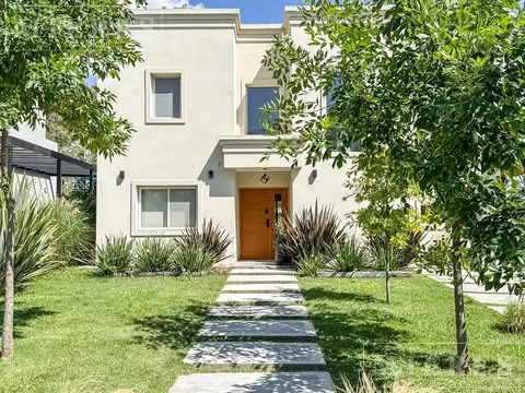 Casa en venta en Santa Elena, Pilar del Este