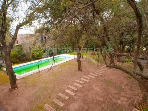 Casa en Venta con 4 cocheras